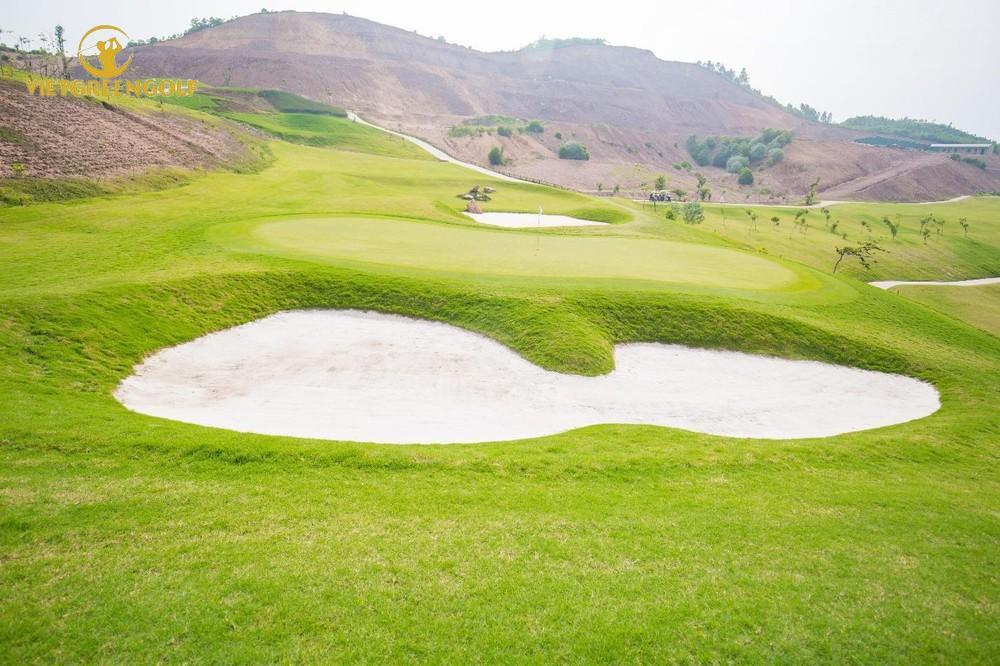Trải Nghiệm Sân Golf Amber Hills – Điểm Đến Lý Tưởng Của Golfer