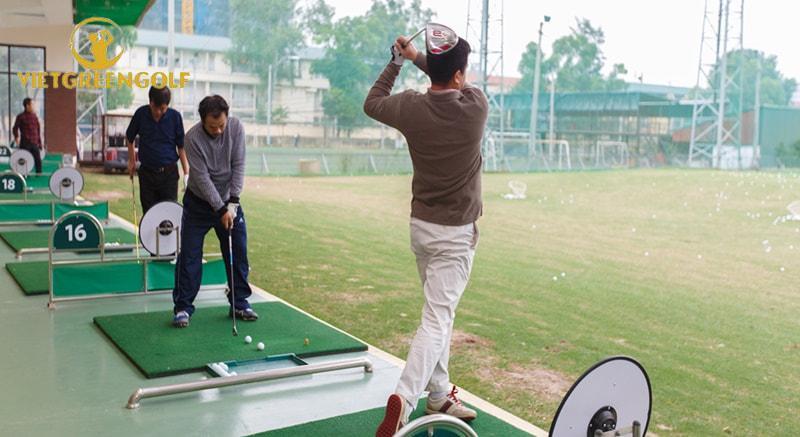 Sân Tập Golf Lê Văn Lương Với 56 Line Bóng Thu Hút Mọi Golfer