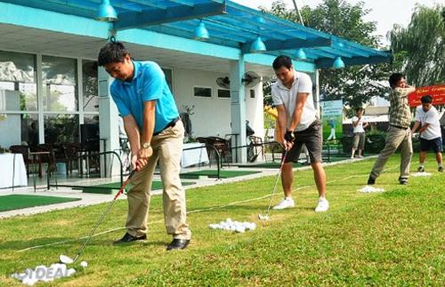 Sân tập golf Viettime Cầu Giấy Hà Nội đạt chuẩn Quốc tế
