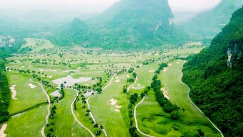 Sân golf Phoenix - Khu nghỉ dưỡng sân golf đáng trải nghiệm