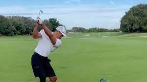 Bí quyết vung gậy golf siêu đẳng cấp của Tiger Woods 