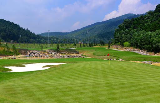 Đặt tee off sân golf BRG Legend Hills 27 hố cuối tuần