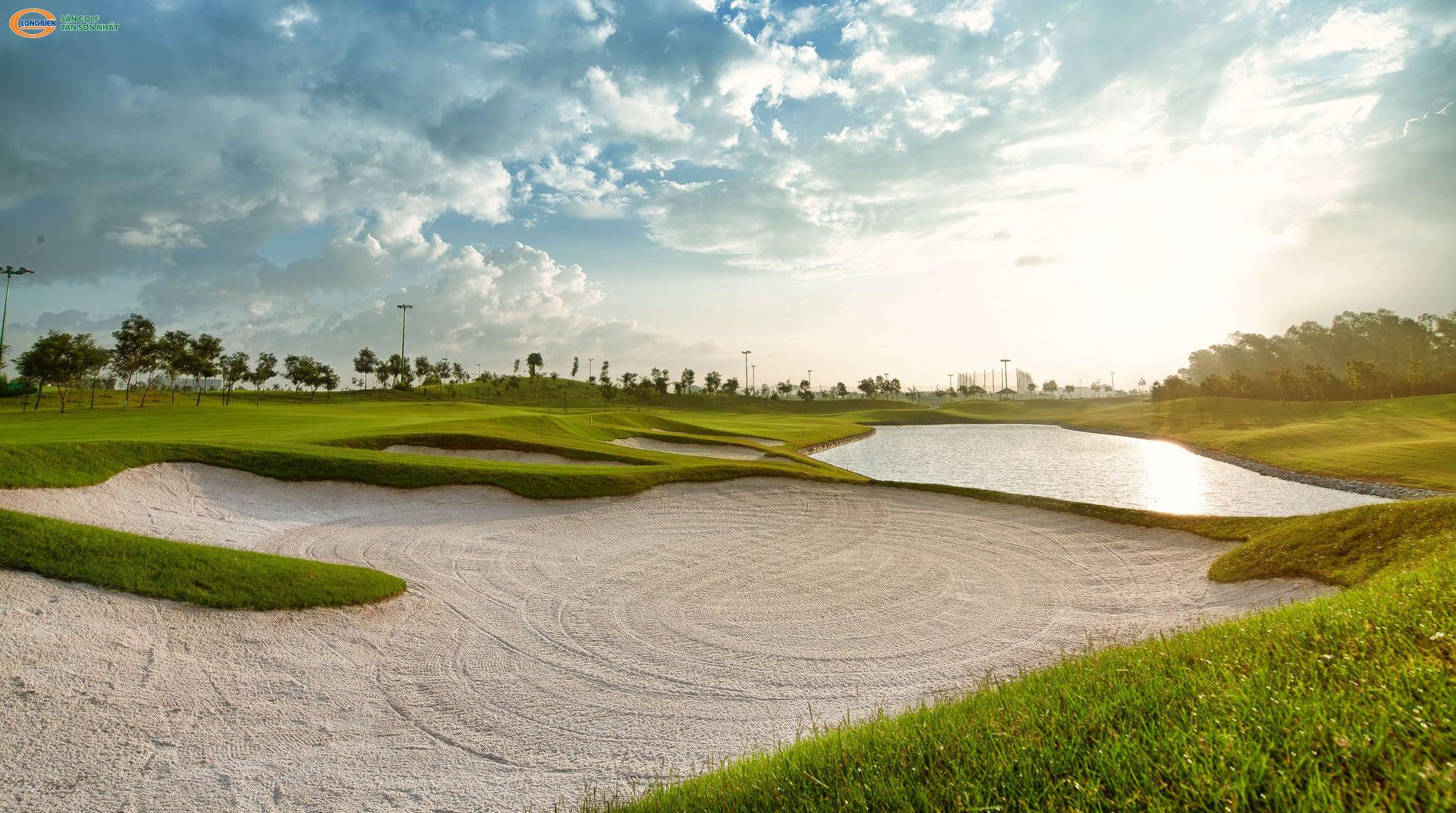 Đặt sân golf Tân Sơn Nhất 18 hố - Thứ 2|Du Lịch Golf