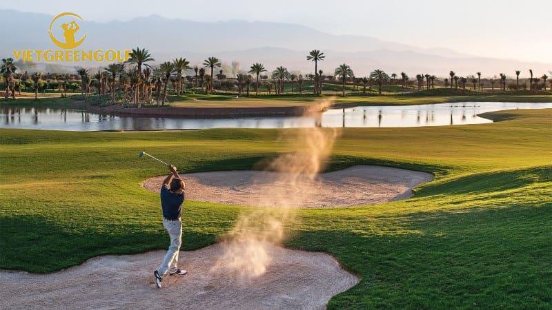 Bảng giá sân golf Royal Golf Club