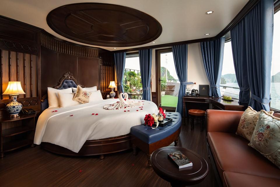 Tour 2N1Đ Du Thuyền Lacasta Regal Cruises 5*