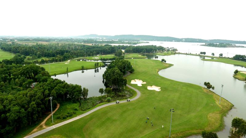 Sân golf Đại Lải Star Golf & Country Club - 9 hố - cuối tuần