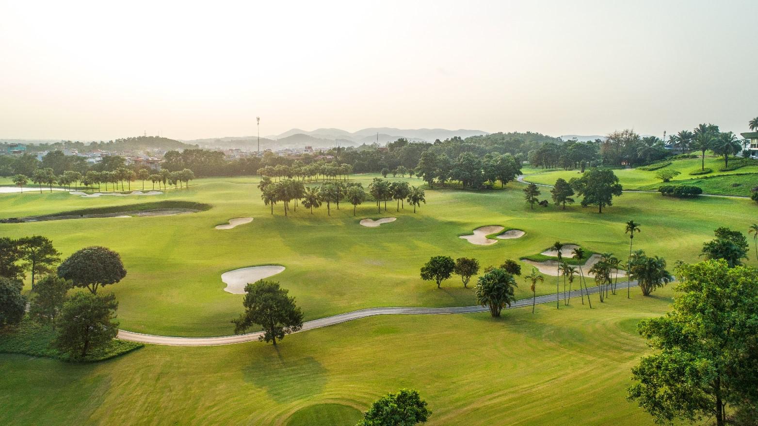 Sân golf Chí Linh ưu đãi  hè 18 hố - Cuối tuần