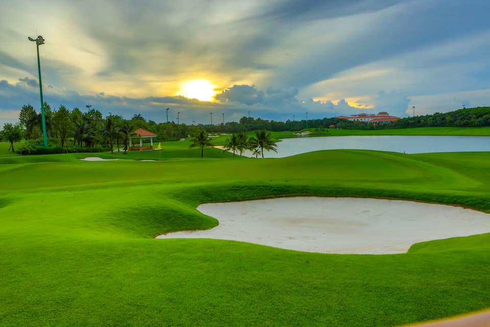 Sân golf Tân Sơn Nhất - Tee off sau 15:00 - Thứ 3 đến Thứ 6