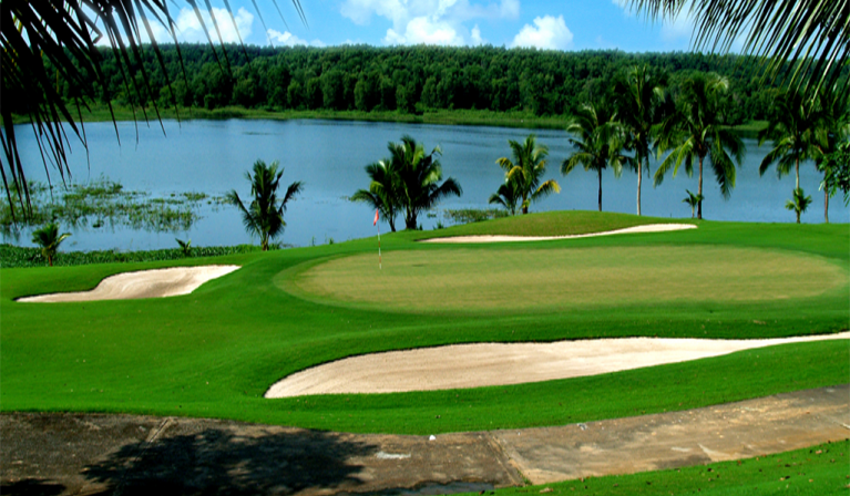 Sân golf Đồng Nai - Dong Nai golf Resort cho khách tham quan