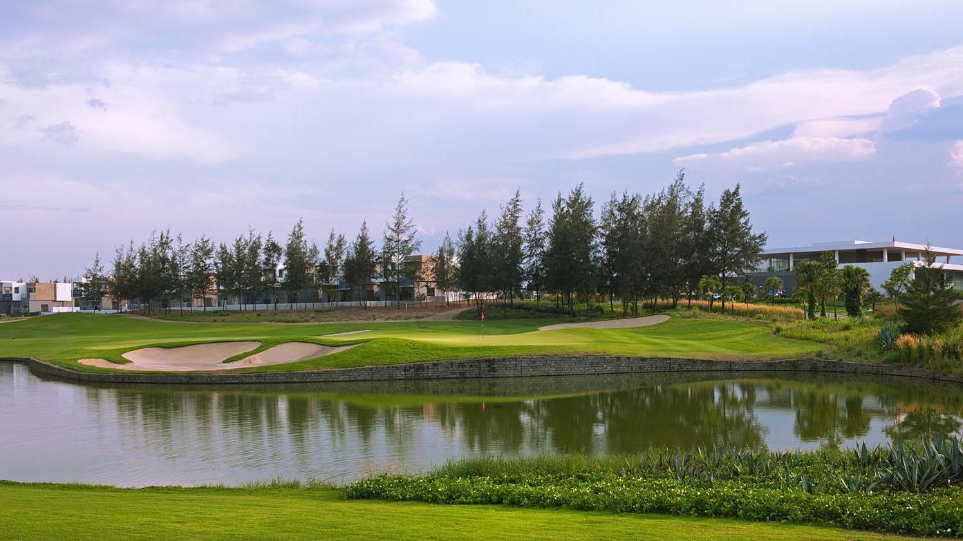 Đặt sân Montgomerie Golf Links - 18 hố - Ngày thường