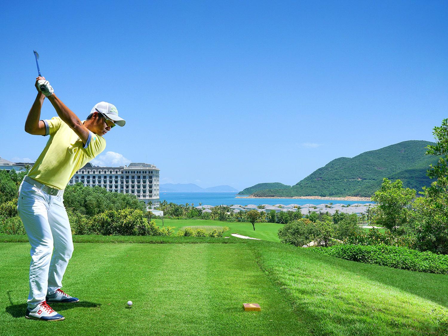 Đặt sân golf Diamond Bay - 9 hố - Cuối tuần