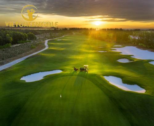 Bảng giá sân golf Vinpearl Nam Hội An