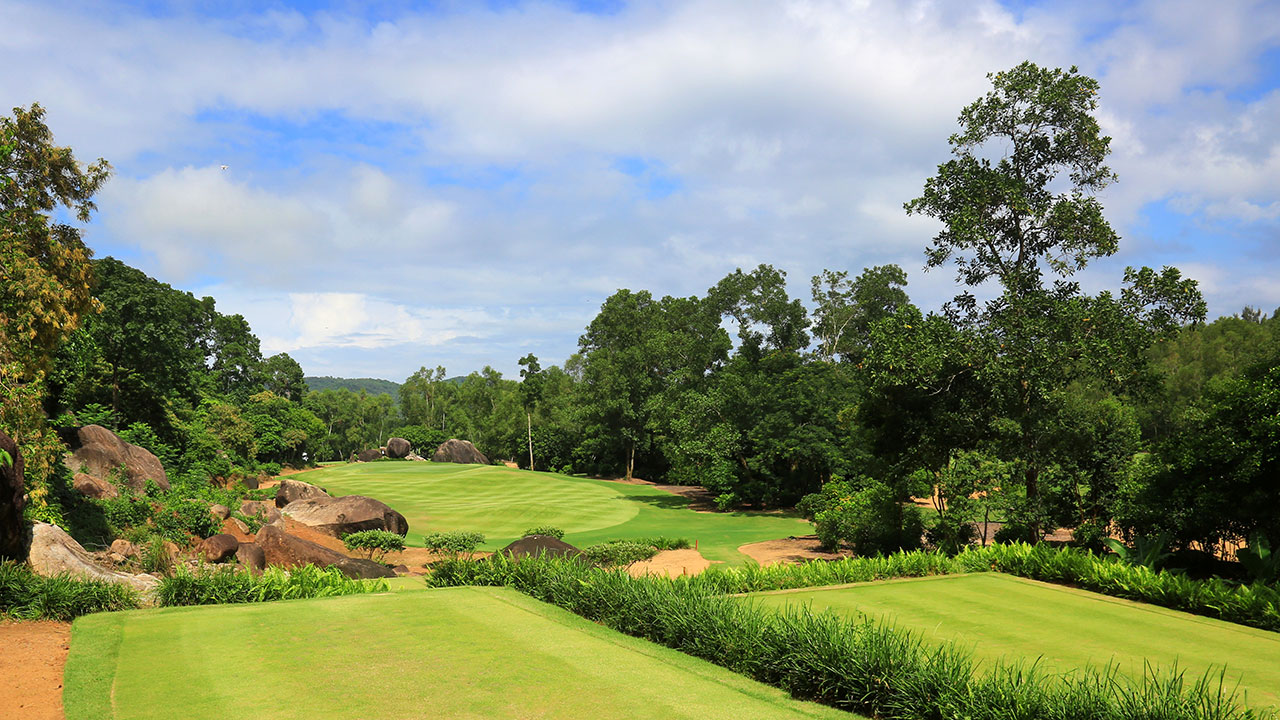 Sân golf Laguna Lăng Cô Golf Club, Laguna Lăng Cô Golf Club, Bảng giá sân golf Laguna Lăng Cô, Viet Green Golf